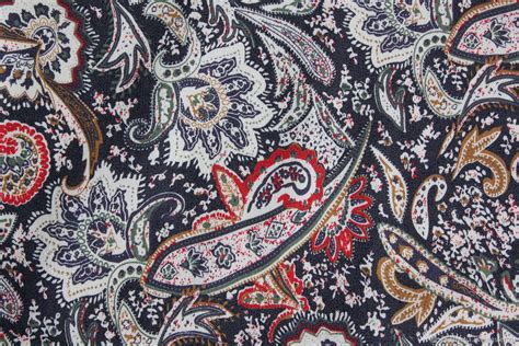 It's 100% polyester, features a versatile 3mm pile and is available in over 100 different colors and prints. . Paisley puddlez